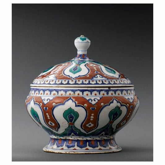Louvre Müzesi Rumi Desenli İznik Çinisi Kapaklı Kase