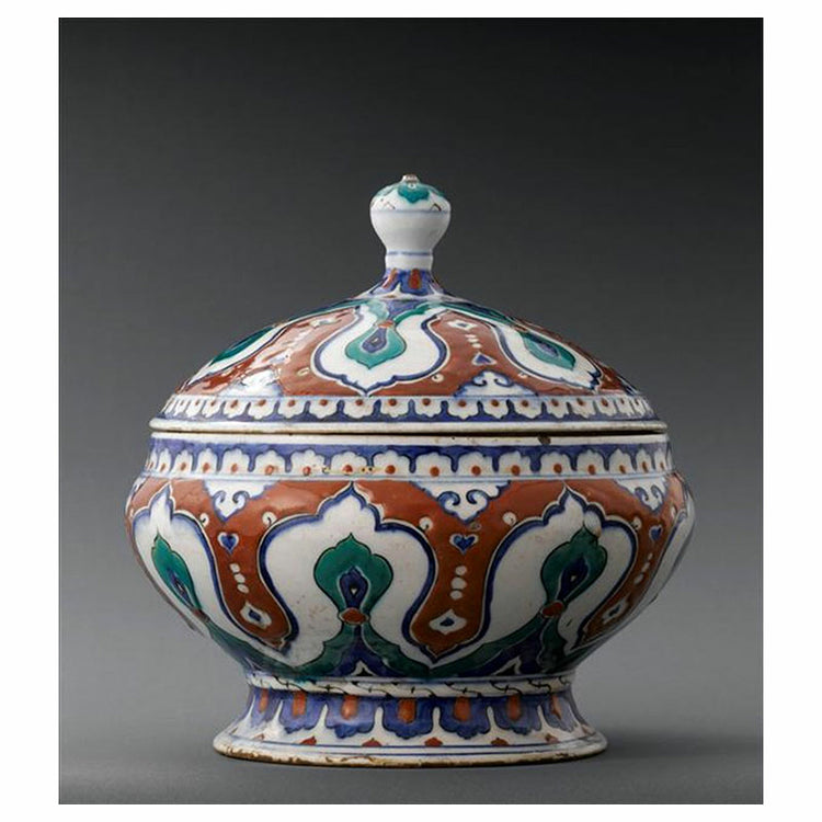 Louvre Müzesi Rumi Desenli İznik Çinisi Kapaklı Kase